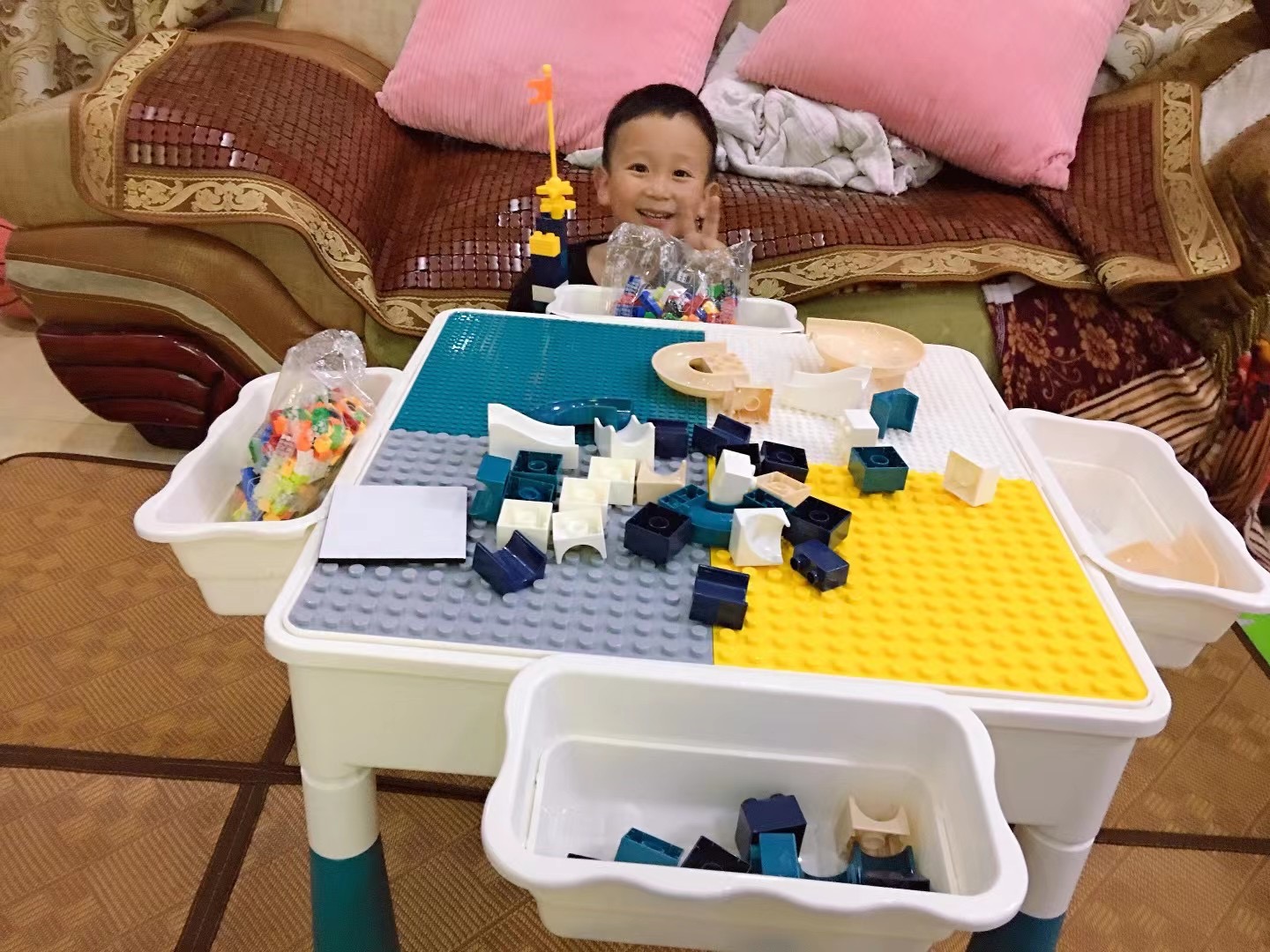 哲能精密员工的六一儿童节